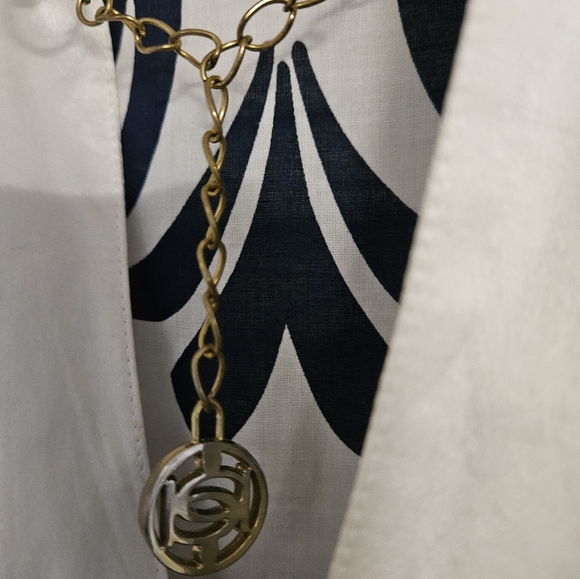 Bebe Vintag top kimono style flair sleeves. Great for Vacation dress up or down. - Picture 4 of 6